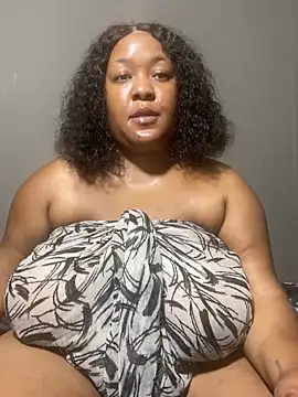 Snapshot of Missmoox24 chatting on 7, 11, 2025 Missmoox24 online show from 7, 11, 2025