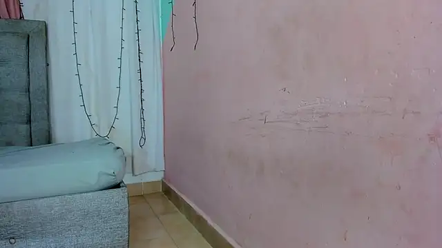 Snapshot of valentina_0_ chatting on 26, 10, 2025 valentina 0 online show from 26, 10, 2025