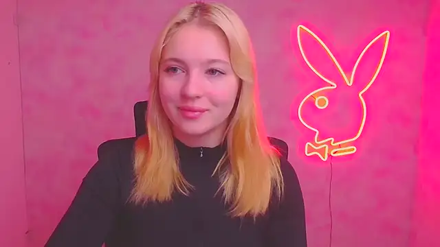 Snapshot of Milka_kiss_ chatting on 15, 10, 2025 Milka kiss online show from 15, 10, 2025