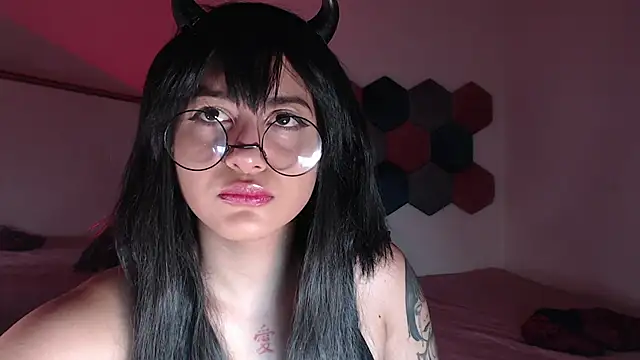 liz-beths online show from 27, 2, 2025