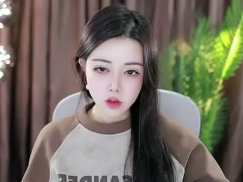 Qiaoqiao  online show from 24, 1, 2025