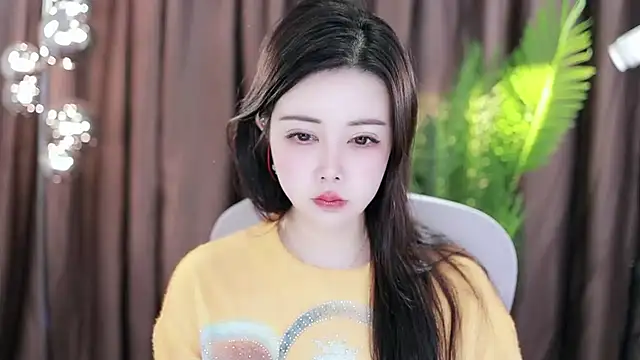 Qiaoqiao  online show from 1, 2, 2025