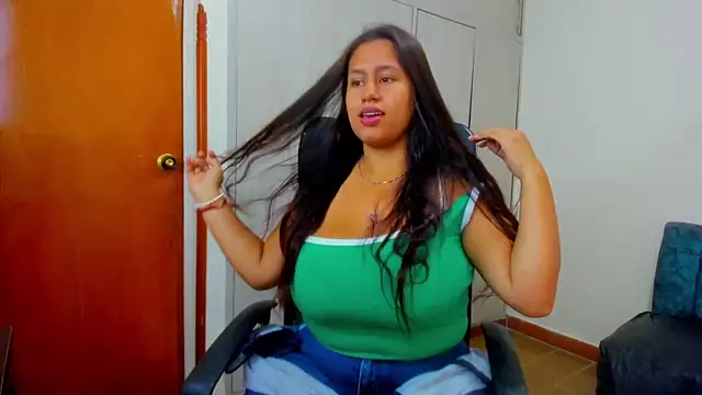 Snapshot of liza_angelis chatting on 28, 11, 2025 liza angelis online show from 28, 11, 2025