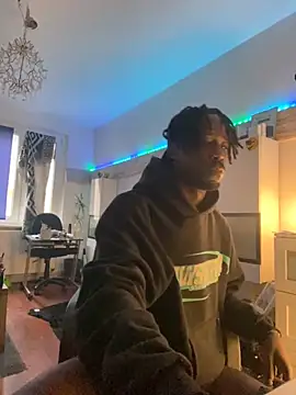 Snapshot of einRowdey chatting on 14, 11, 2025 einRowdey online show from 14, 11, 2025