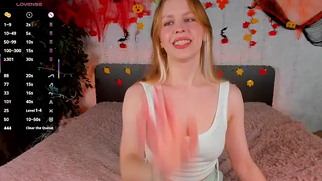 Snapshot of _Sandra_Tender_ chatting on 5, 11, 2025 Sandra Tender online show from 5, 11, 2025