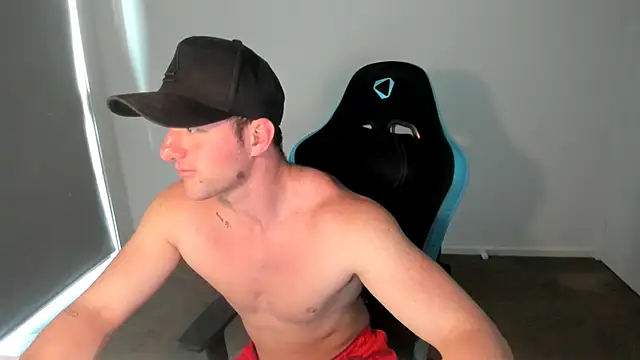 Snapshot of _DownUnderFit_ chatting on 13, 11, 2025 DownUnderFit online show from 13, 11, 2025