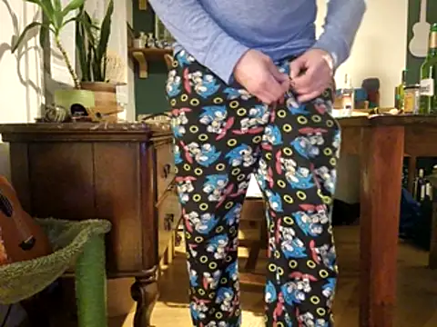 Snapshot of stavroun chatting on 6, 11, 2025 stavroun online show from 6, 11, 2025