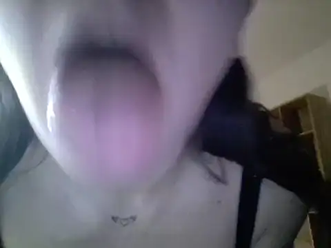 Snapshot of MaxWellas6 chatting on 23, 12, 2025 MaxWellas6 online show from 23, 12, 2025