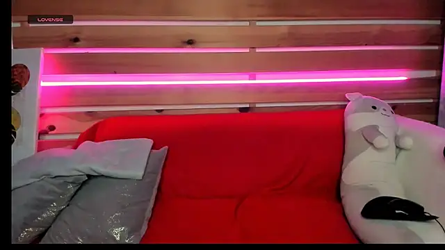 Nora Adamss online show from 15, 10, 2025