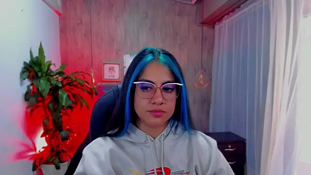 Snapshot of Xisu_ chatting on 5, 12, 2024 Xisu online show from 5, 12, 2024