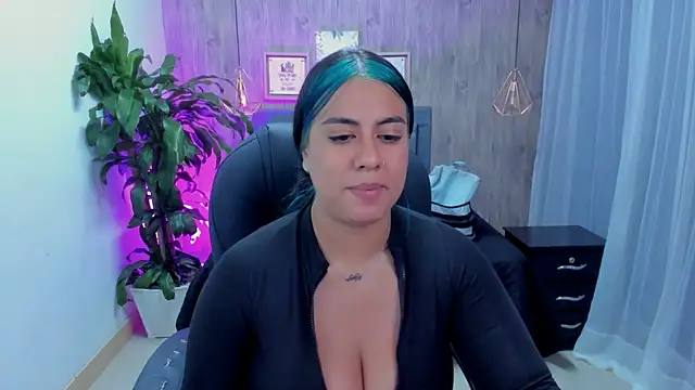 Snapshot of Xisu_ chatting on 12, 12, 2024 Xisu online show from 12, 12, 2024