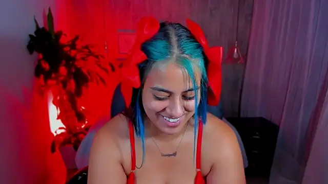 Snapshot of Xisu_ chatting on 14, 12, 2024 Xisu online show from 14, 12, 2024