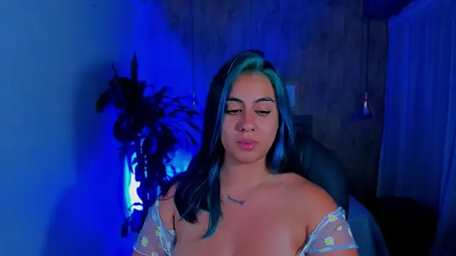 Snapshot of Xisu_ chatting on 16, 12, 2024 Xisu online show from 16, 12, 2024