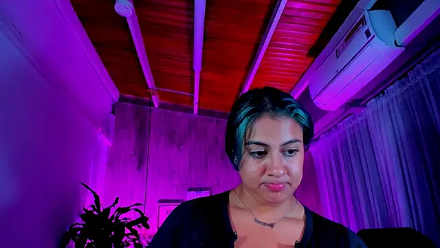 Snapshot of Xisu_ chatting on 2, 2, 2025 Xisu online show from 2, 2, 2025