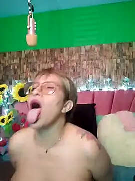 Isabelle Lov18 online show from 11, 1, 2025