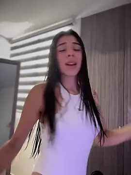 AmmyCollinsW online show from 18, 2, 2025