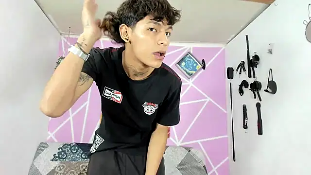 Snapshot of Fresahot2005 chatting on 30, 1, 2025 Fresahot2005 online show from 30, 1, 2025