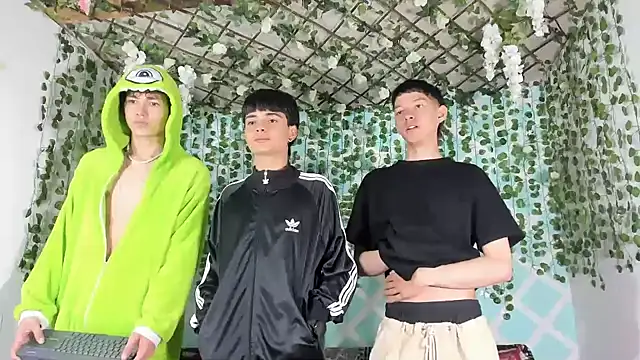 Snapshot of Fresahot2005 chatting on 21, 2, 2025 Fresahot2005 online show from 21, 2, 2025