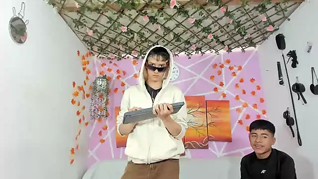 Snapshot of Fresahot2005 chatting on 13, 3, 2025 Fresahot2005 online show from 13, 3, 2025