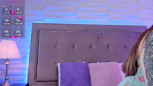 Liz grey  online show from 7, 2, 2025