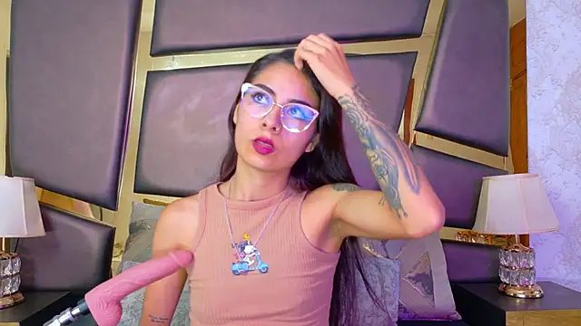 NicoleEsposito online show from 25, 11, 2025