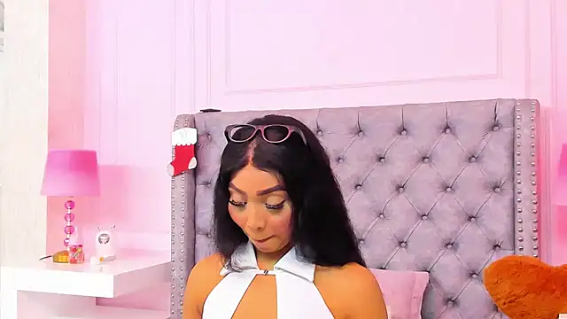 HaileeRoberts online show from 7, 1, 2026