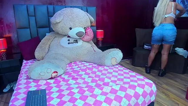 Snapshot of Dulcex69 chatting on 11, 2, 2025 Dulcex69 online show from 11, 2, 2025