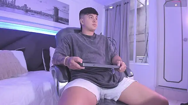 Snapshot of Cristopher_strong chatting on 20, 12, 2025 Cristopher strong online show from 20, 12, 2025