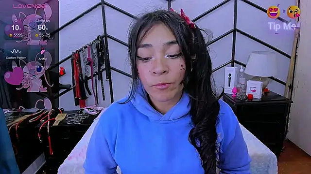 AlanaLuck online show from 22, 3, 2025