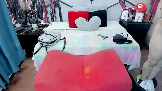 AlanaLuck online show from 14, 4, 2026