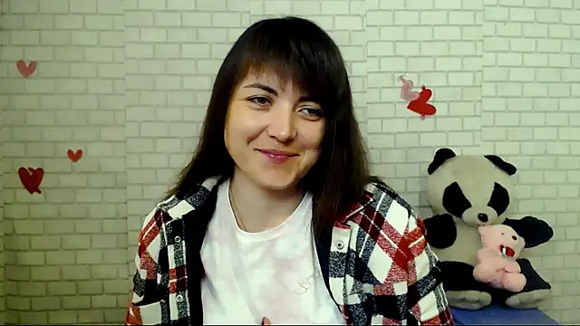 Snapshot of Darina_M_ chatting on 8, 5, 2026 Darina M online show from 8, 5, 2026