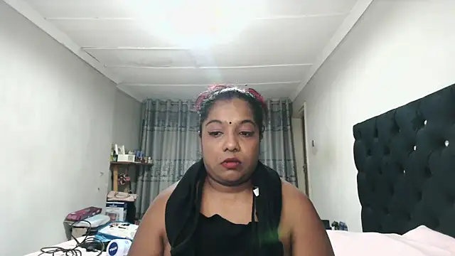 Snapshot of Indianmayaxoxo chatting on 3, 11, 2025 Indianmayaxoxo online show from 3, 11, 2025
