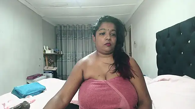 Snapshot of Indianmayaxoxo chatting on 4, 11, 2025 Indianmayaxoxo online show from 4, 11, 2025