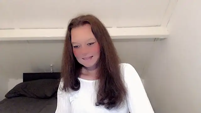 Snapshot of roxanna24 chatting on 28, 2, 2026 roxanna24 online show from 28, 2, 2026