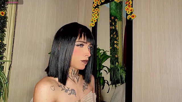 Snapshot of Micaela_Rangel chatting on 25, 10, 2025 Micaela Rangel online show from 25, 10, 2025