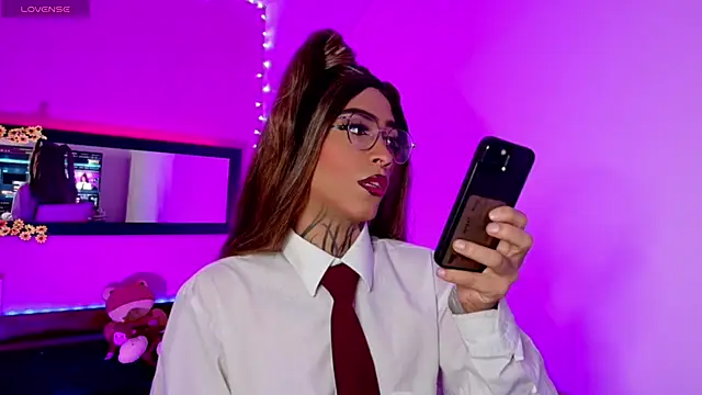 Snapshot of Micaela_Rangel chatting on 22, 11, 2025 Micaela Rangel online show from 22, 11, 2025