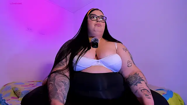 Apriilpeach  online show from 2, 11, 2025