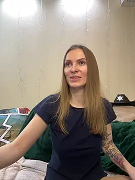 Snapshot of RachelBelI chatting on 4, 2, 2025 RachelBelI online show from 4, 2, 2025