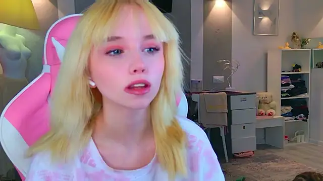 b4by LoL1 online show from 4, 2, 2026