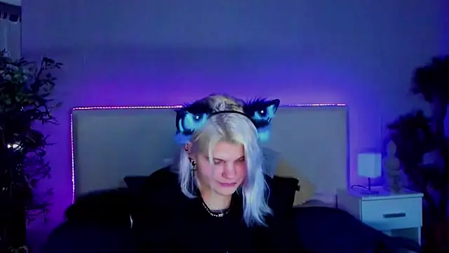 JoannLowe online show from 20, 1, 2025