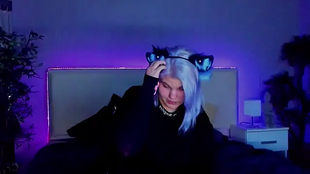 JoannLowe online show from 26, 1, 2025