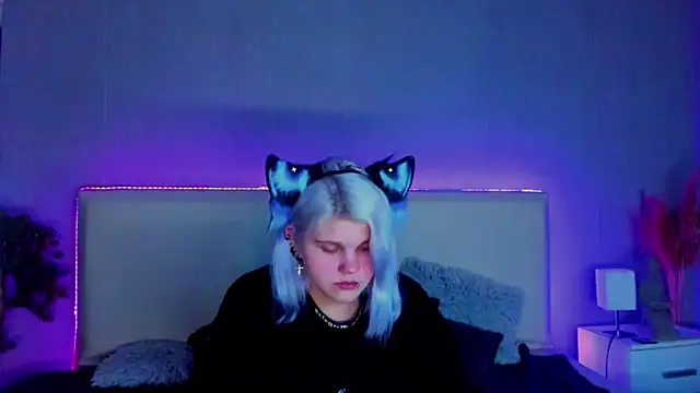 JoannLowe online show from 15, 2, 2025