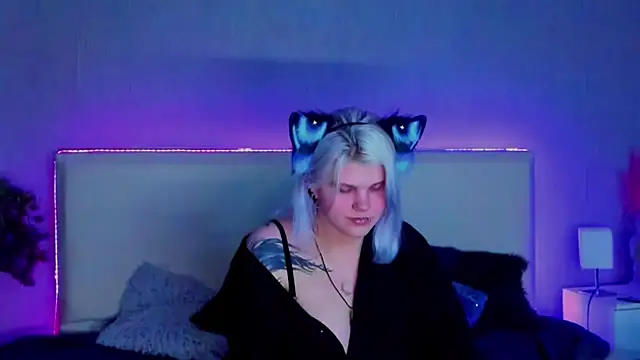 JoannLowe online show from 25, 2, 2025