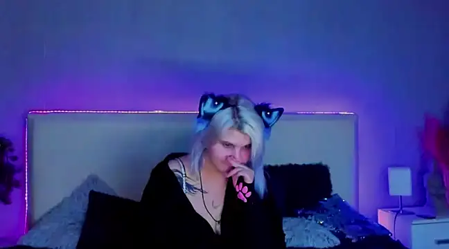 JoannLowe online show from 27, 2, 2025