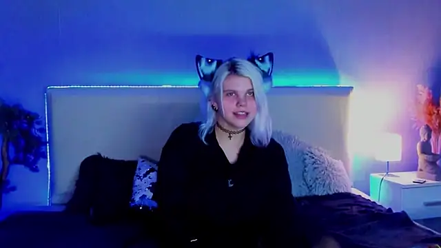 JoannLowe online show from 8, 3, 2025