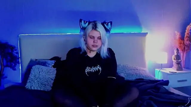 JoannLowe online show from 15, 3, 2025