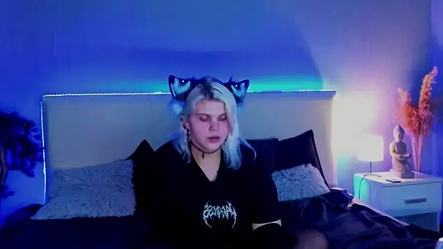 JoannLowe online show from 17, 3, 2025