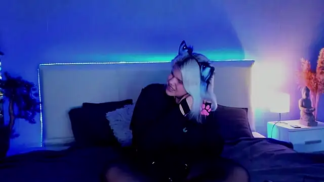 JoannLowe online show from 18, 3, 2025