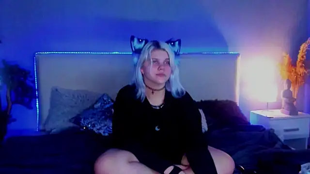 JoannLowe online show from 22, 3, 2025