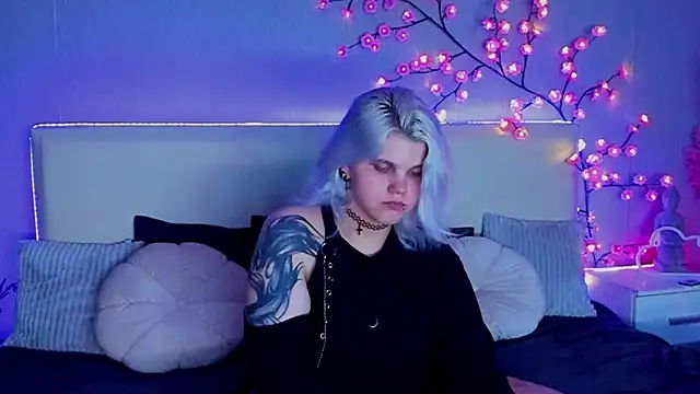 JoannLowe online show from 9, 9, 2025